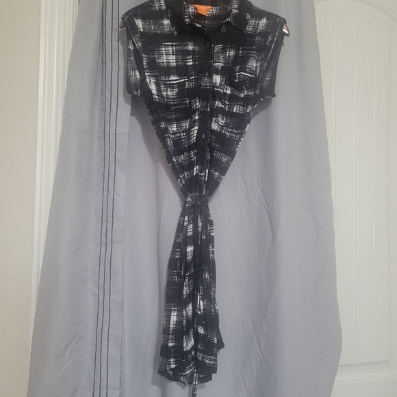 Button-down Shirt Mini Dress - Picture 3 of 4